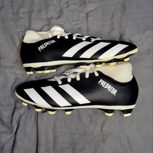 Size 5.5 Adidas Predator soccer cleats
